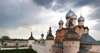 Zwölf Kreml in Russland