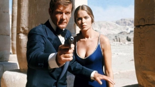 12 russische Schurken gegen James Bond