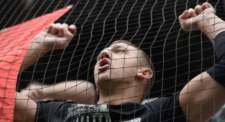 Hooligans: Bringt ein neues Gesetz mehr Sicherheit in Fußballstadien? 