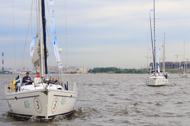 Segelsafari-Regatta auf der Suche nach einem Eisberg